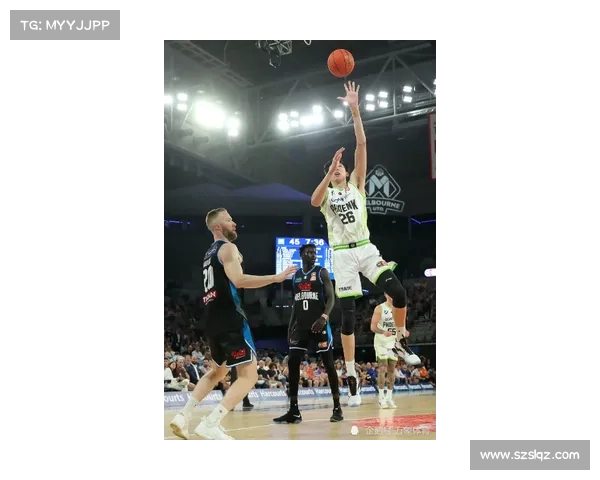 NBL揭幕战卫冕冠军香港金牛逆转战胜长沙勇胜詹姆斯21分引领三人得分上双 NBL揭幕战卫冕冠军香港金牛逆转战胜长沙勇胜詹姆斯21分引领三人得分上双